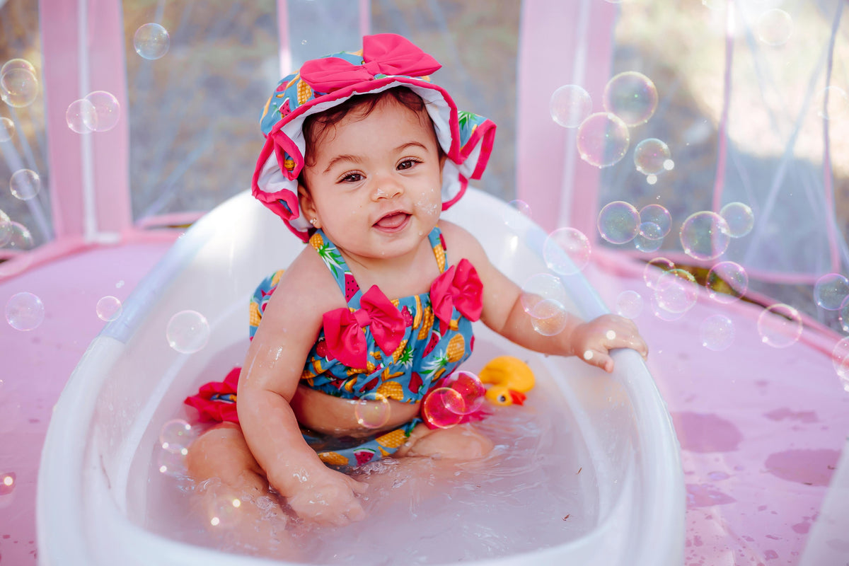 Little Girl Enjoy Bathing